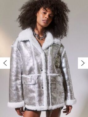 Urban Outfitters UO Leigh Oversized Faux Suede Fleece Jacket Metallic Silver S